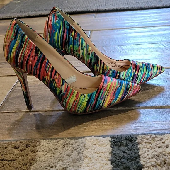 Fun Rainbow Heels 5.5 - Picture 6 of 7
